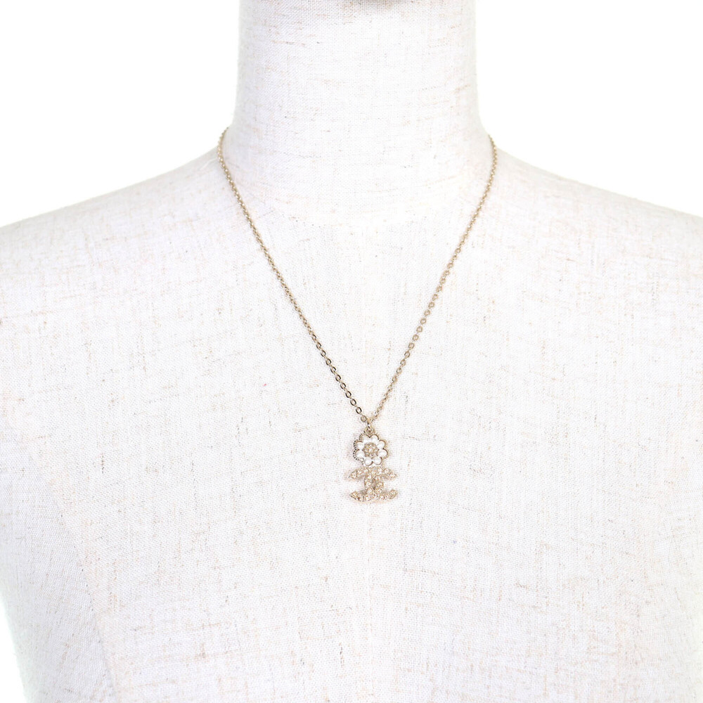 CHANEL Gold Pearl Logo Necklace - Picture 3 of 8